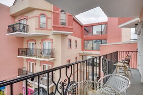 Pet-friendly Palm Coast Condo ~ 2 Mi to Beaches!