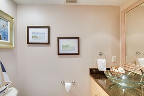 Pet-friendly Palm Coast Condo ~ 2 Mi to Beaches!