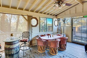 Spacious Crestline Retreat: 1 Mi to Lake Gregory