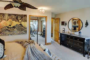Spacious Crestline Retreat: 1 Mi to Lake Gregory