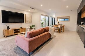 Beautiful 4BR Family Home With Patio and Parking!