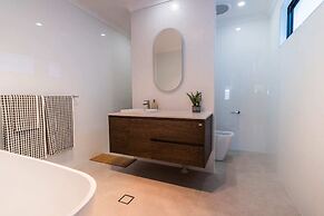 Beautiful 4BR Family Home With Patio and Parking!