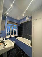 Expansive 4BD Home- 15 min From Buckingham Palace!