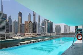 Contemporary Studio Apartment, Dubai Business Bay!