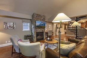 River Club 306 2 Bedroom Condo by Alpine Lodging Telluride
