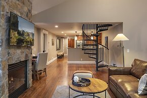 River Club 306 2 Bedroom Condo by Alpine Lodging Telluride