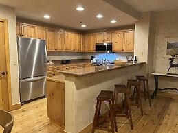 Bear Creek Lodge 107a 1 Bedroom Condo by Alpine Lodging Telluride