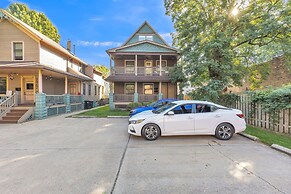 Charming Cleveland Haven 2 Bedroom Duplex by RedAwning