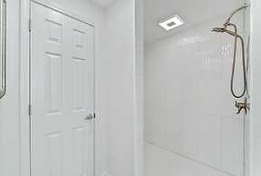 Sea Salt Villa 3 Bedroom Condo by RedAwning