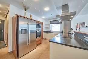 Marys Holiday Penthouse