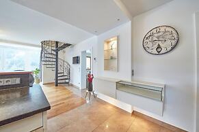 Marys Holiday Penthouse