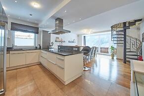 Marys Holiday Penthouse