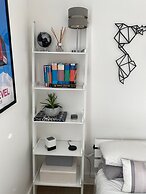 Tasteful 2BD Flat W/open Plan Living - Blackheath!