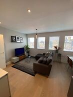 Tasteful 2BD Flat W/open Plan Living - Blackheath!
