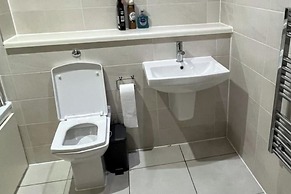 1 Bed Apartment Sleeps 2 With Wi-fi