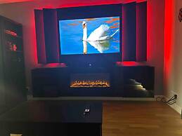 Remarkable 2-bed House in Northolt