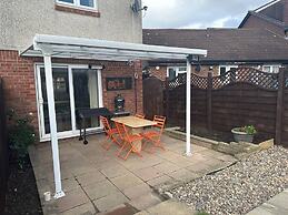 Remarkable 2-bed House in Northolt