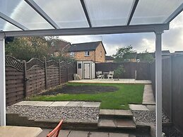 Remarkable 2-bed House in Northolt