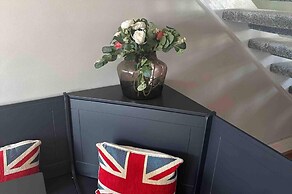 Remarkable 2-bed House in Northolt