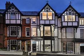 Tudor House Holidays - The Monroe for 2 People