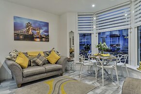 Tudor House Holidays - The Apartment for 2 People