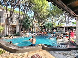 Efes Hidden Garden Resort Otel