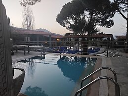 Efes Hidden Garden Resort Otel