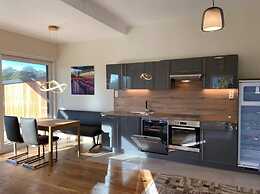 Luxurious & Lovely Apartment With Infrared Cabine