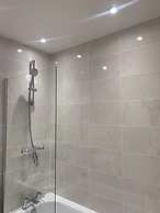 Stunning 2-bed Apartment in Grays