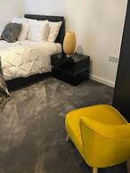 Stunning 2-bed Apartment in Grays