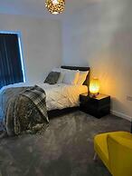 Stunning 2-bed Apartment in Grays