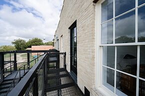 Western 1924 Luxury Lofts