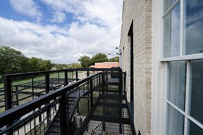 Western 1924 Luxury Lofts