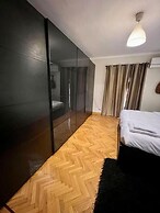 Rosa Black Baccara Suites