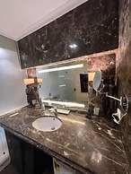 Rosa Black Baccara Suites