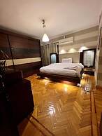 Rosa Black Baccara Suites