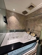 Rosa Black Baccara Suites