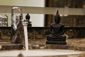 Rosa Black Baccara Suites