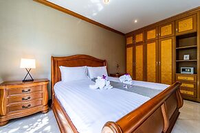 Luxury 6 Bed Mansion - CAS