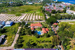 Luxury 6 Bed Mansion - CAS
