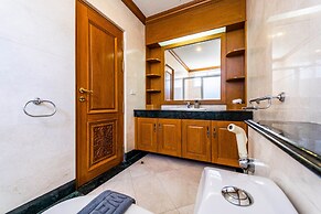 Luxury 6 Bed Mansion - CAS