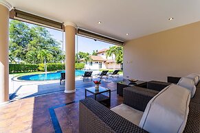 Luxury 6 Bed Mansion - CAS