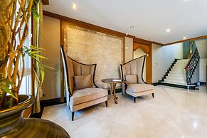 Luxury 6 Bed Mansion - CAS