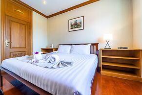 Luxury 6 Bed Mansion - CAS