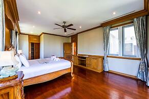 Luxury 6 Bed Mansion - CAS