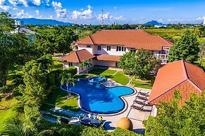 Luxury 6 Bed Mansion - CAS