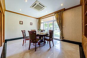 Luxury 6 Bed Mansion - CAS