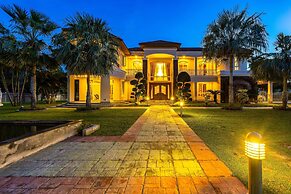 Luxury 6 Bed Mansion - CAS