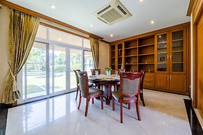 Luxury 6 Bed Mansion - CAS