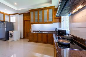 Luxury 6 Bed Mansion - CAS